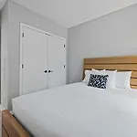 Coda On Half, A Placemakr Experience - Navy Yard