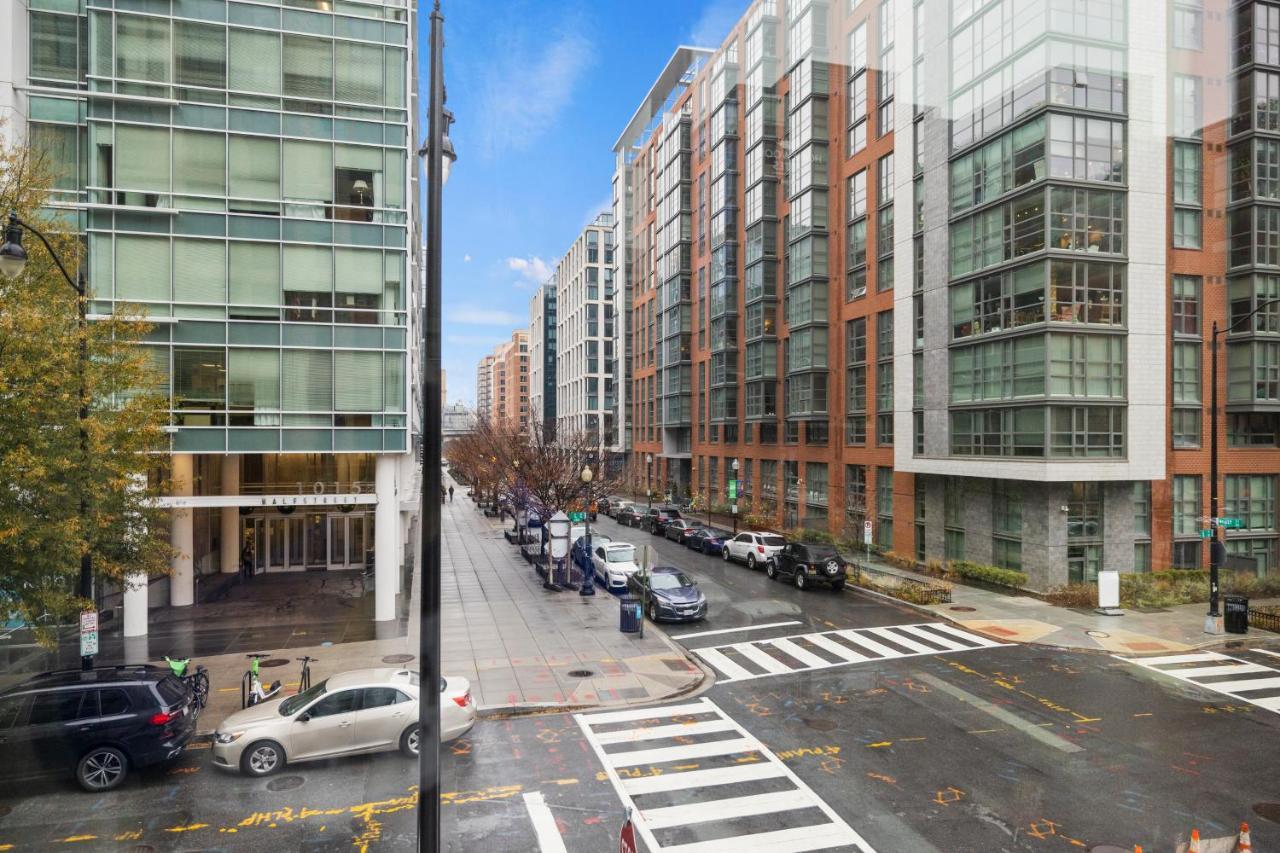 Coda On Half, A Placemakr Experience - Navy Yard Washington