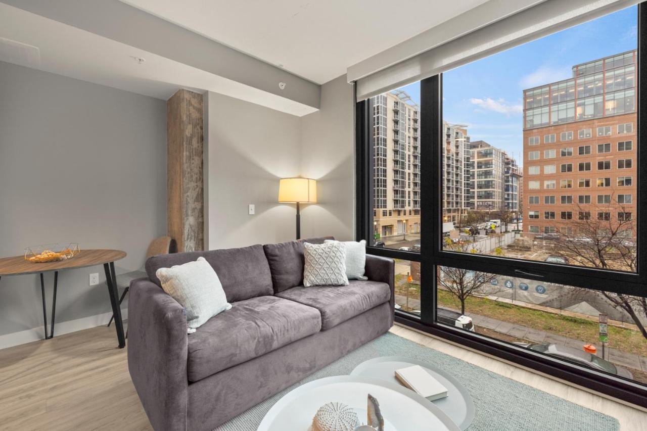 Coda On Half, A Placemakr Experience - Navy Yard * Washington