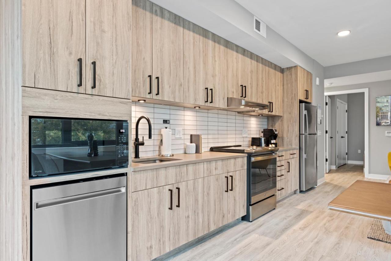Coda On Half, A Placemakr Experience - Navy Yard Apartahotel *